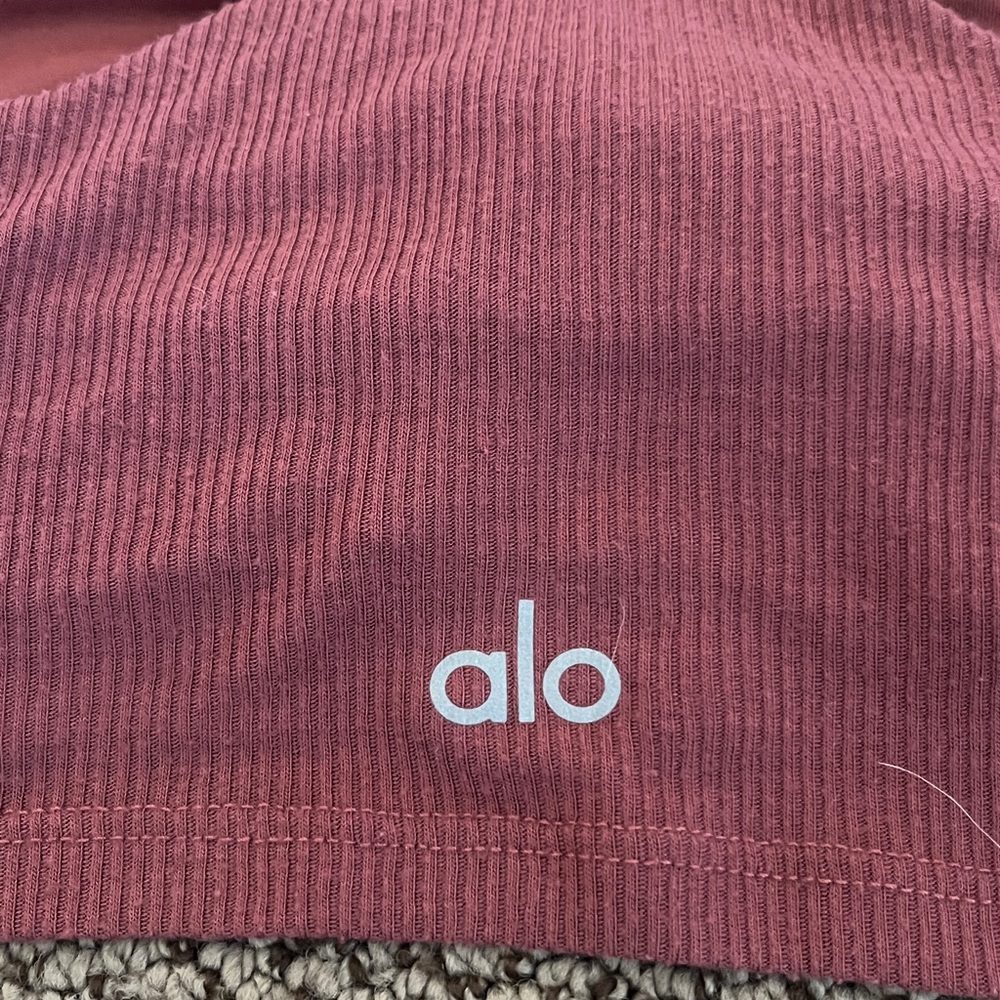 ALO yoga sports bra - Picture 3 of 4